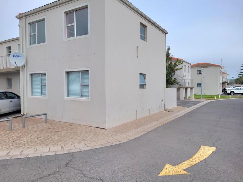 To Let 2 Bedroom Property for Rent in Middedorp Western Cape